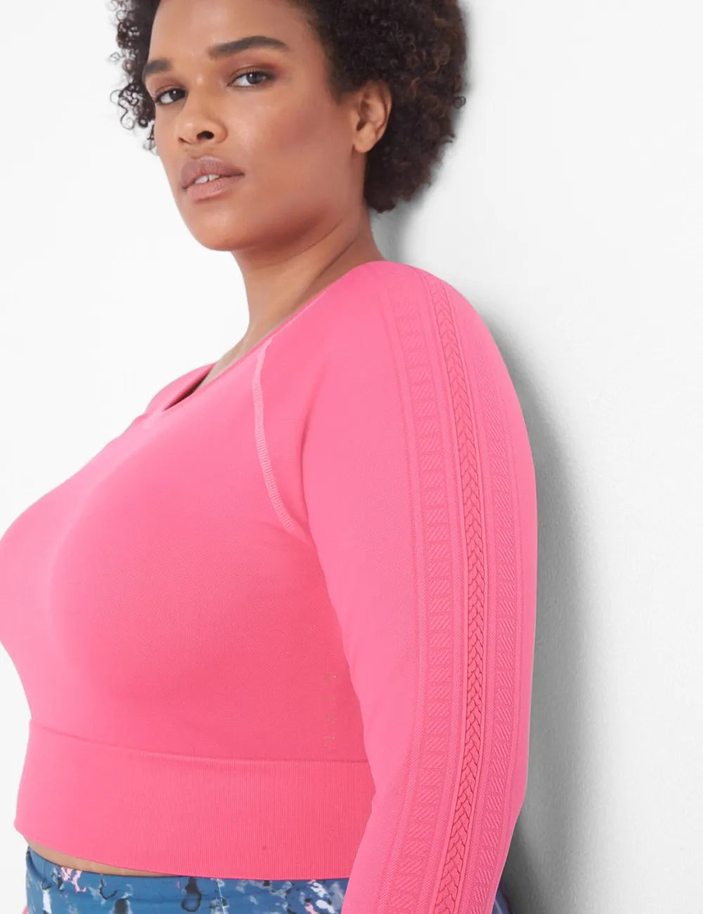 LIVI Seamless Fitted Sleeve-Detail Crop Tee