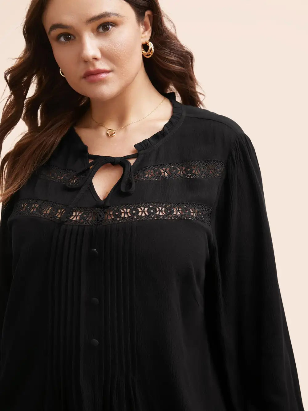 Lace Patchwork Pleated Ruffles Blouse