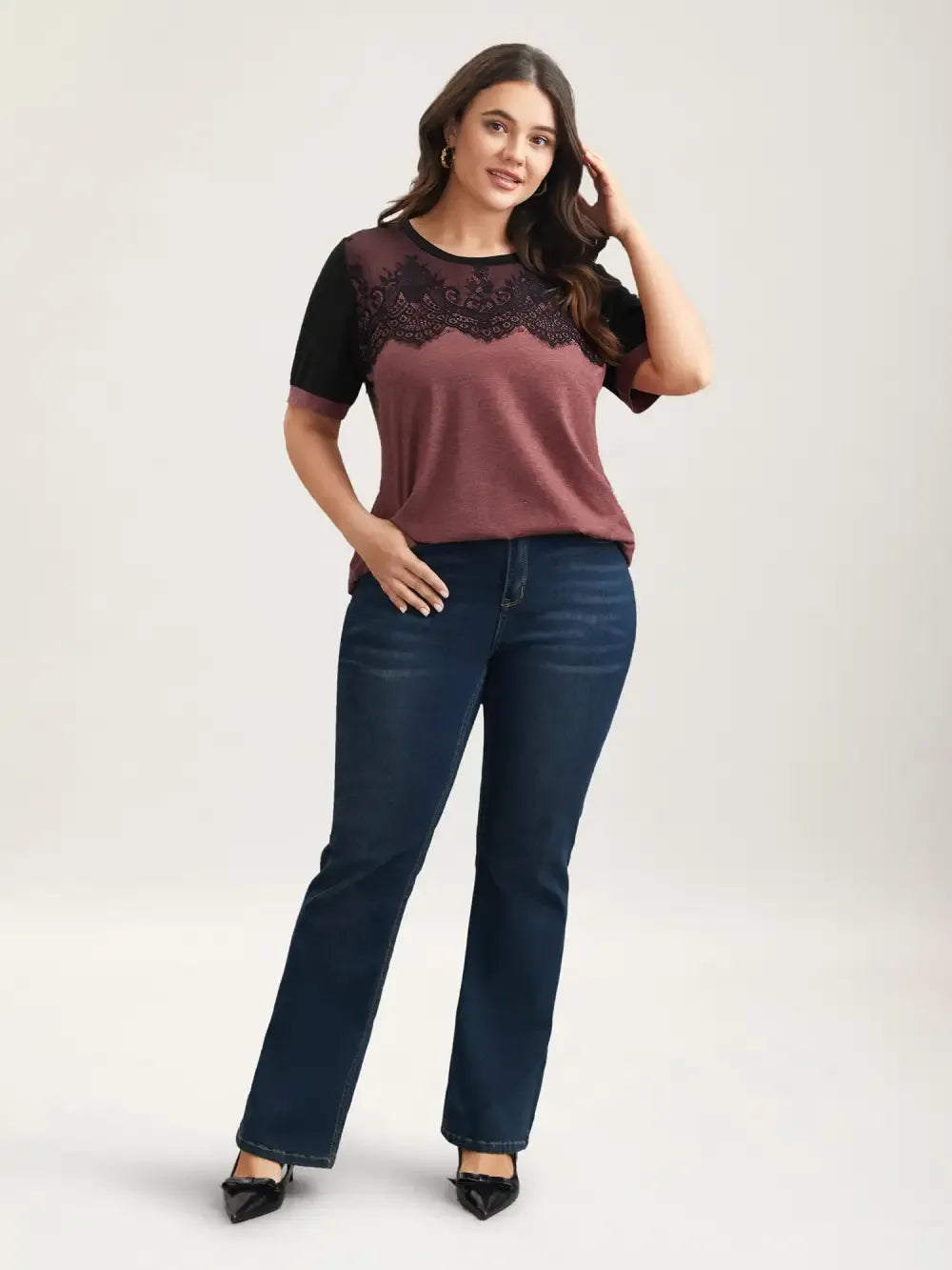 Stretchy Scalloped Lace Color Contrast T-Shirt