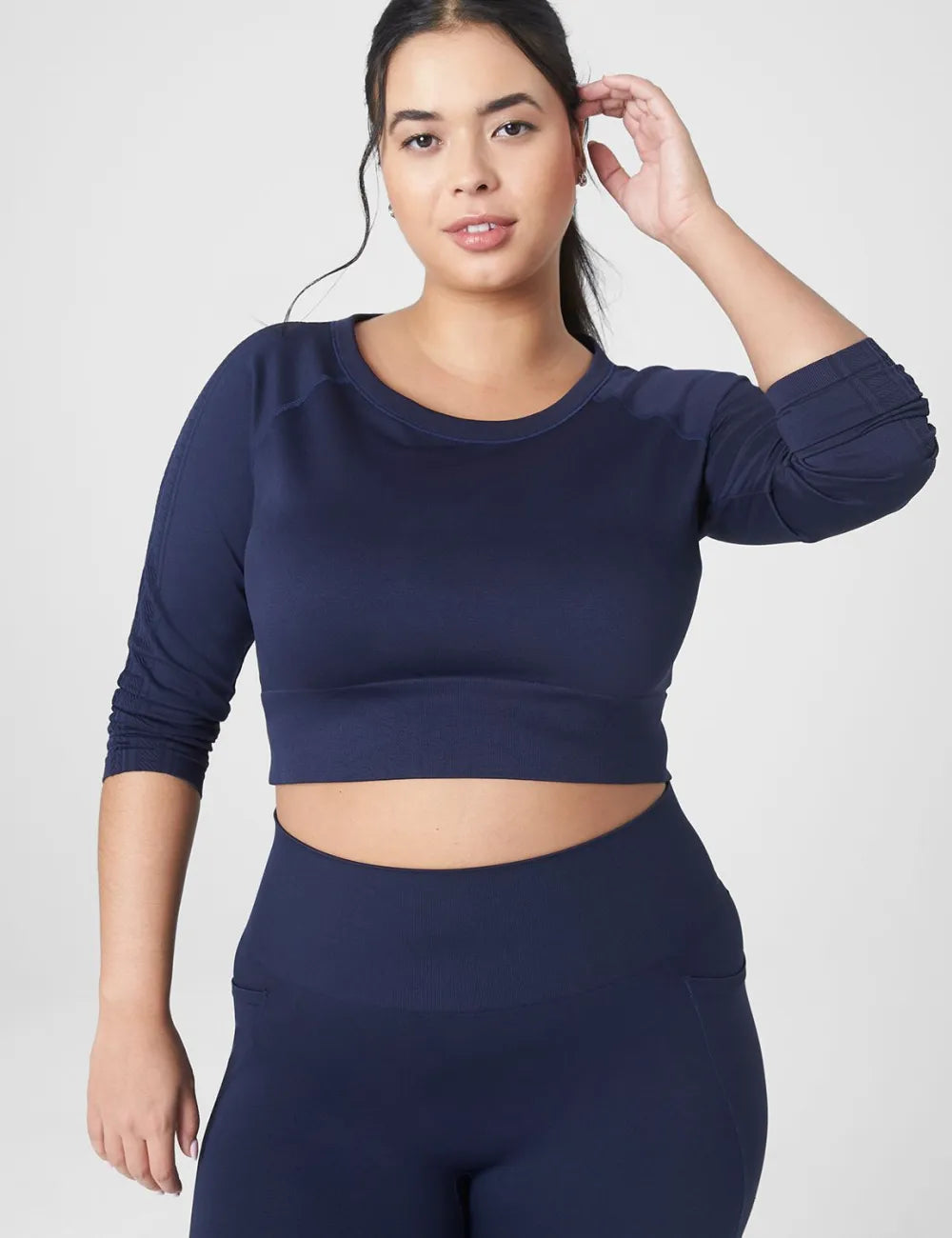 LIVI Seamless Fitted Sleeve-Detail Crop Tee