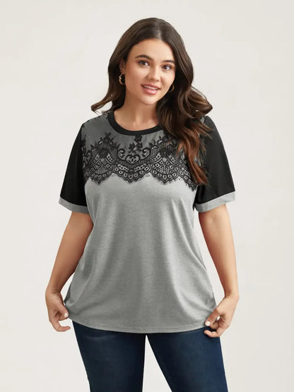 Stretchy Scalloped Lace Color Contrast T-Shirt