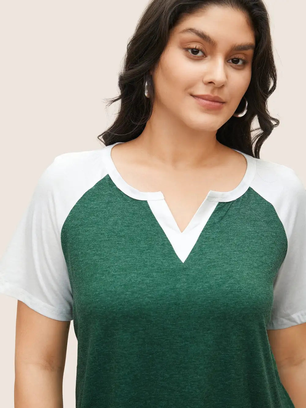 Colorblock Contrast Notched Raglan Sleeve T-Shirt