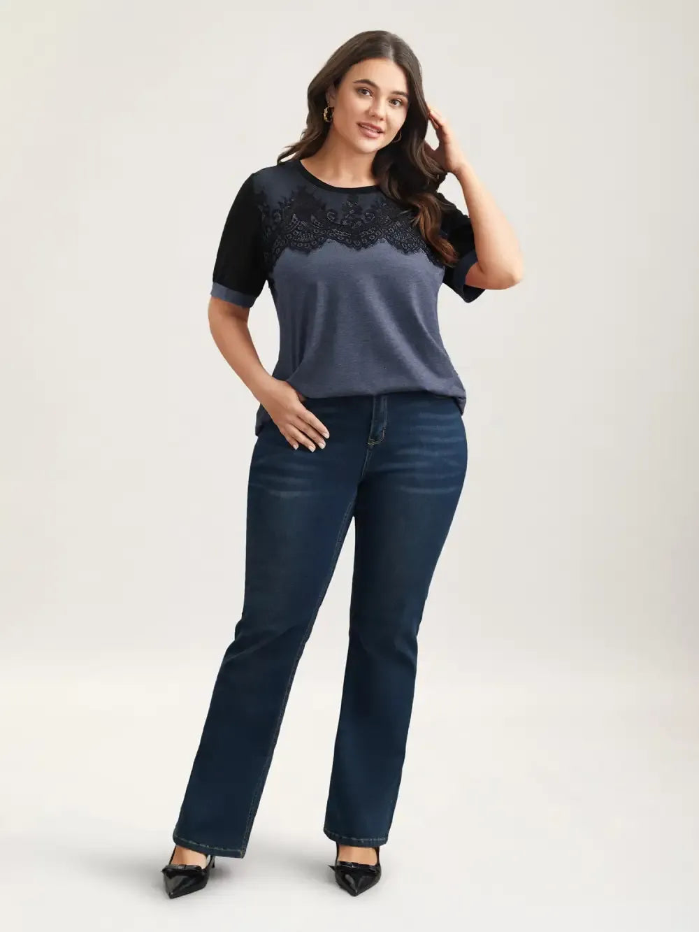 Stretchy Scalloped Lace Color Contrast T-Shirt