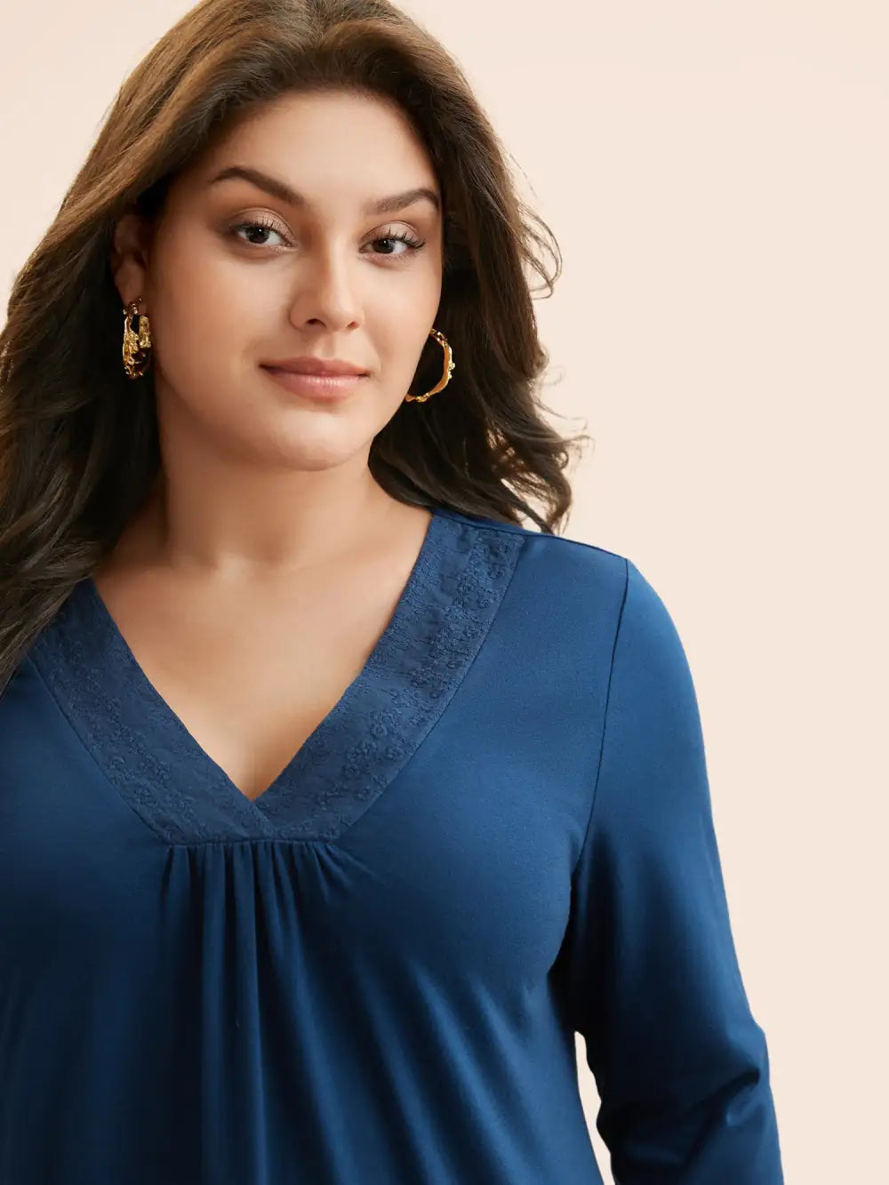 V Neck Embroidered Patchwork Gathered T-Shirt
