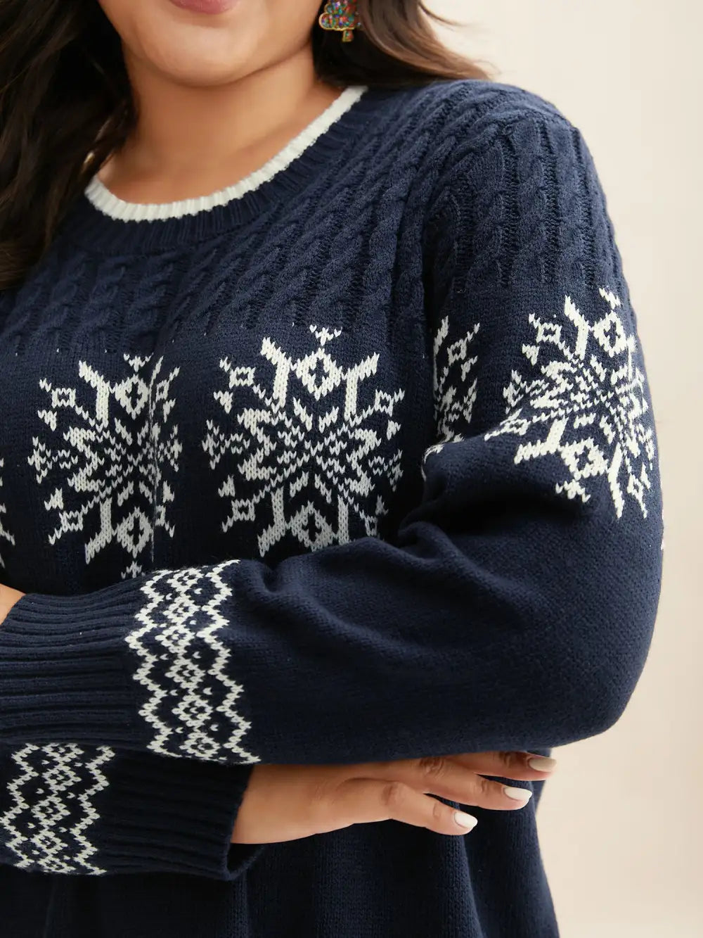 Snowflakes Pattern Contrast Round Neck Pullover