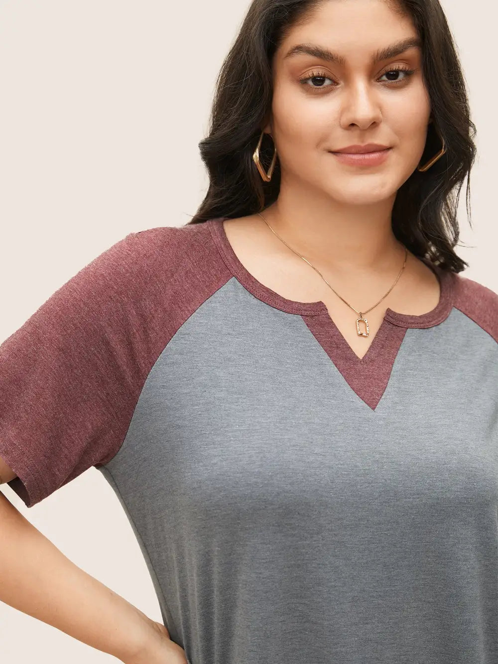 Colorblock Contrast Notched Raglan Sleeve T-Shirt