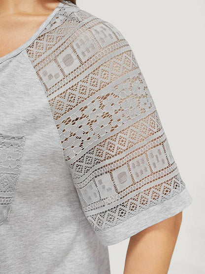 Solid Pocket Contrast Lace Raglan Sleeve Arc Hem T-shirt