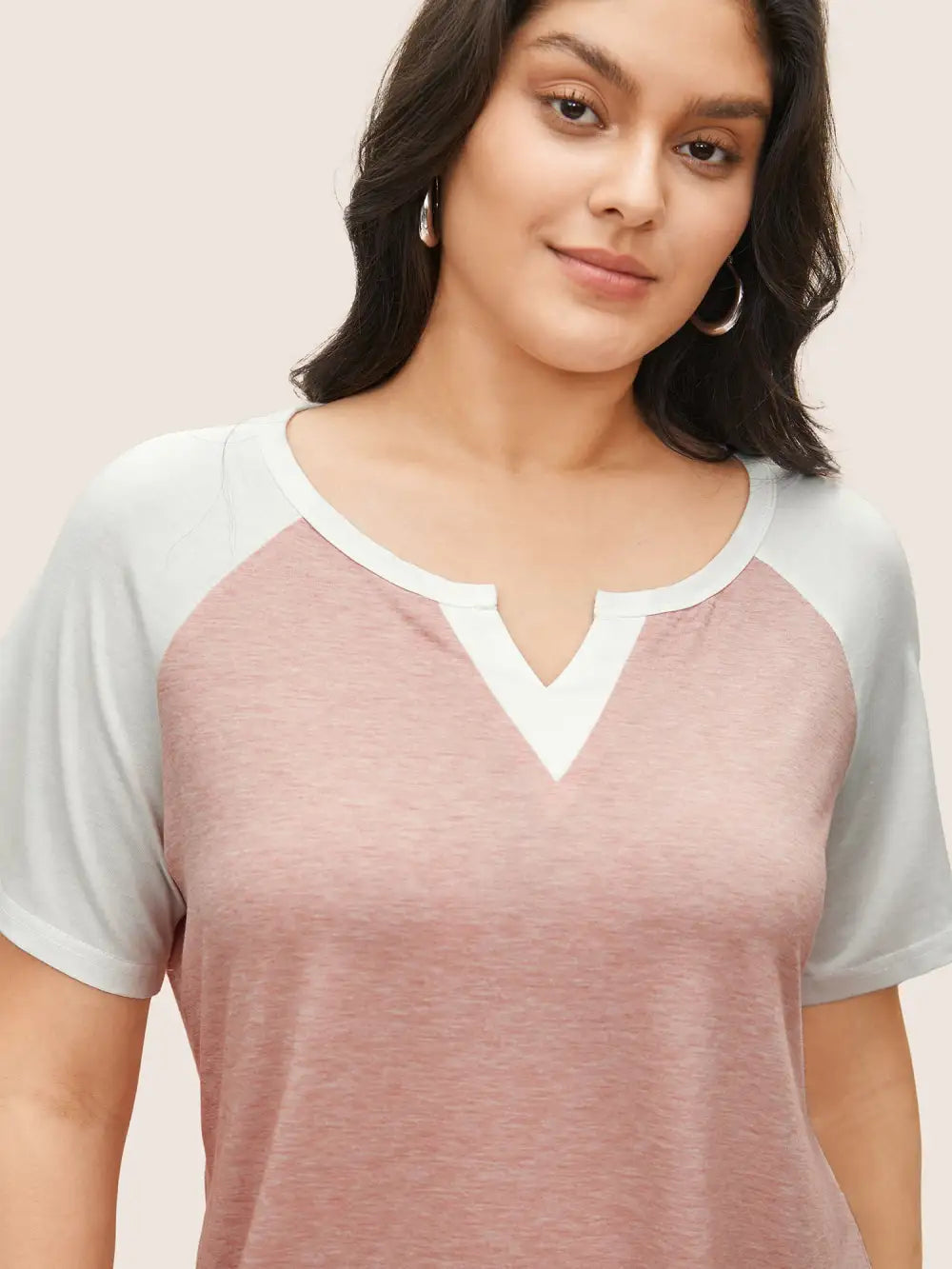 Colorblock Contrast Notched Raglan Sleeve T-Shirt