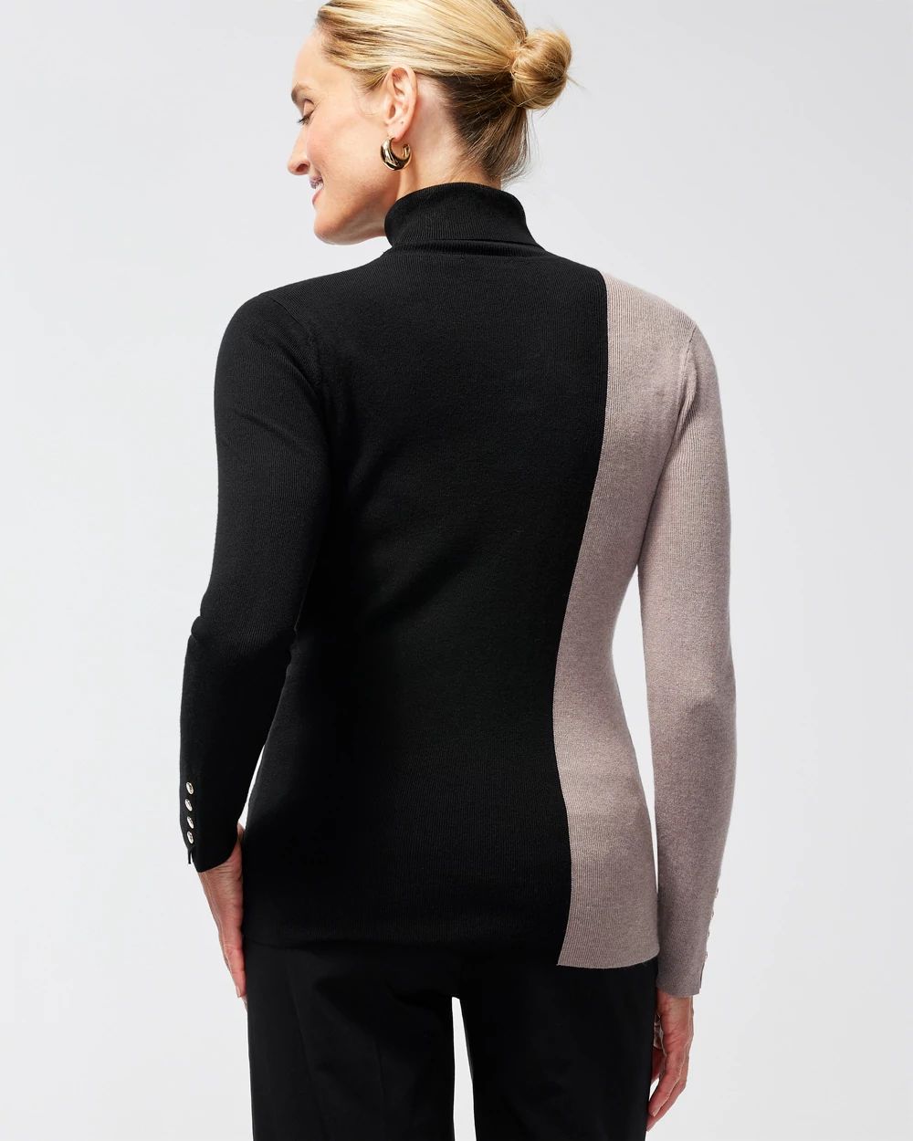 ECOVERO Neutral Colorblock Turtleneck Sweater
